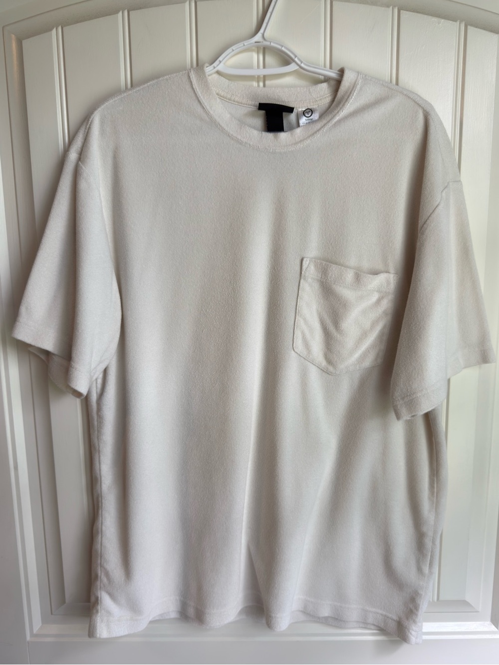 H&M
Men’s Off White Terry Pocket Tee - Classic Crew Neck
SIZE: Medium